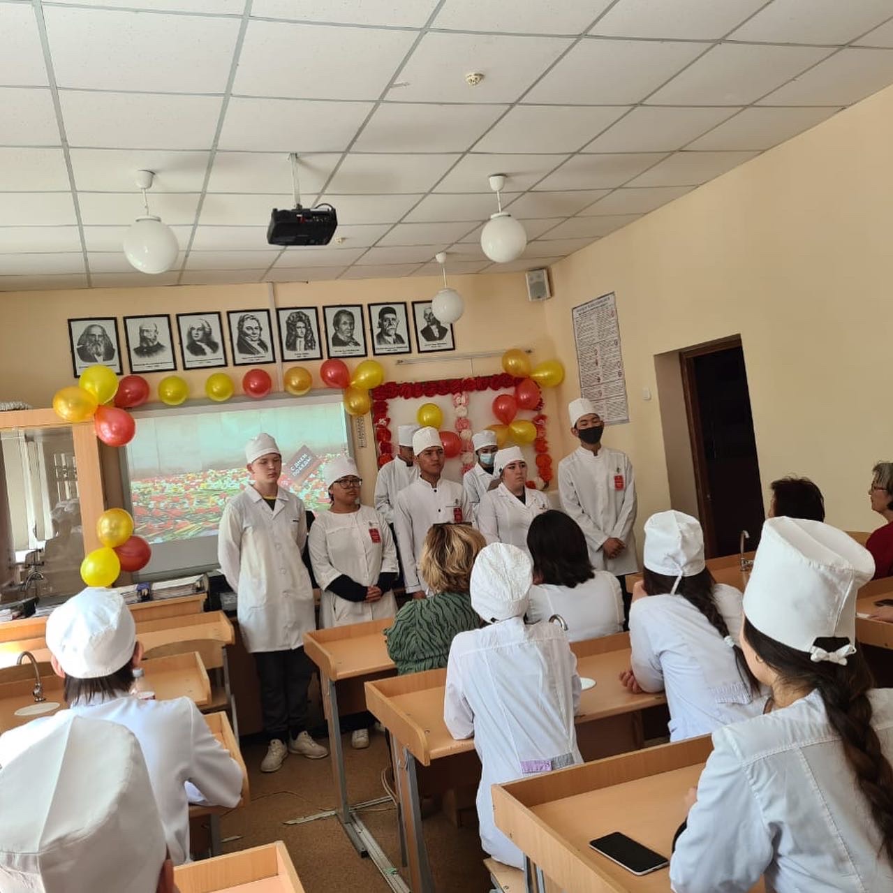 05.05.22 y. at the Higher Medical College of Zhezkazgan, the group of 16 stoms held a round table 