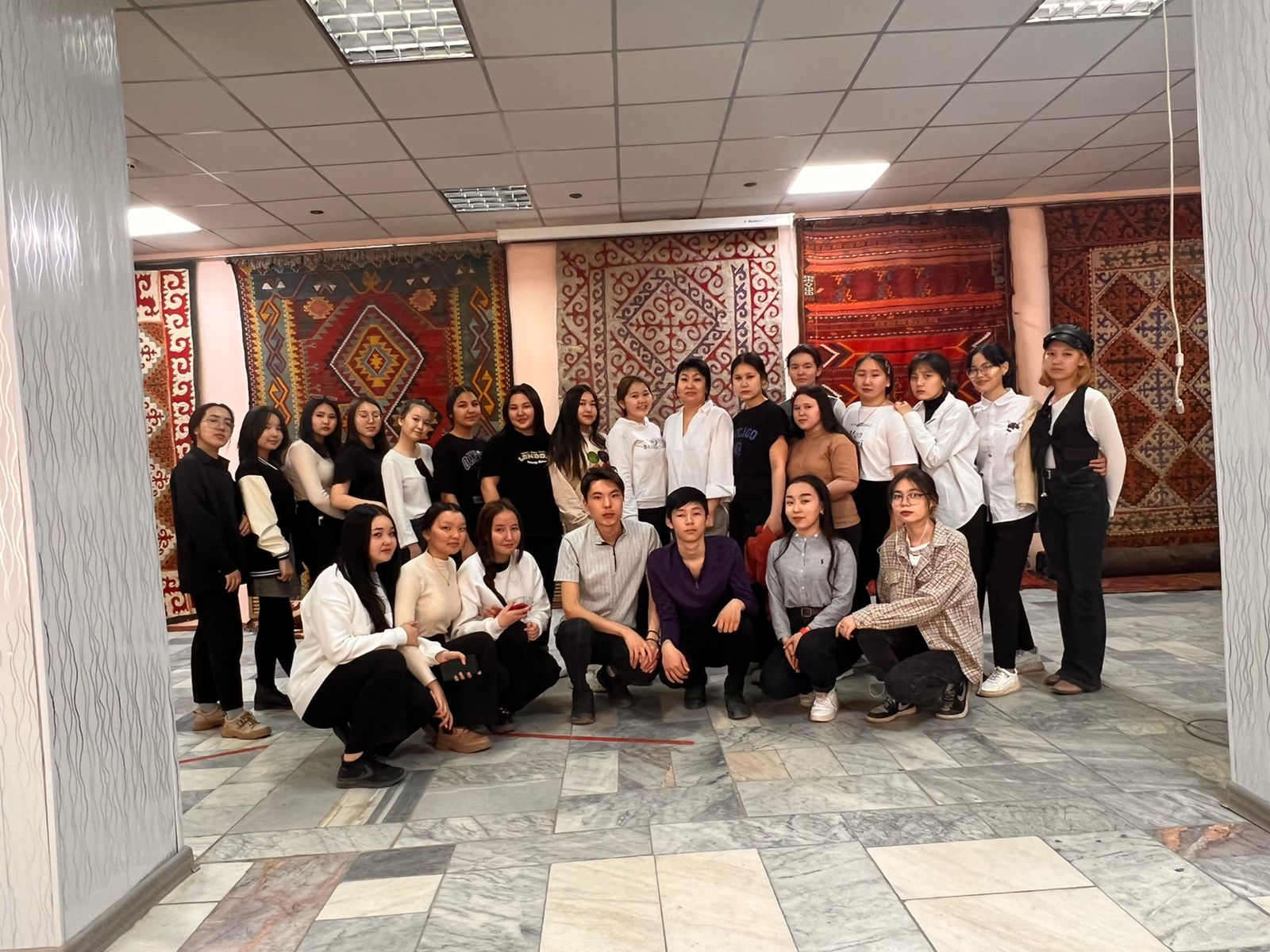Since March 17, 2022, in the exhibition hall of the Zhezkazgan Historical and Archaeological Museum, students of the Zhezkazgan Higher Medical College have been showing interest in the exhibition of carpets stored in the funds of the museum 