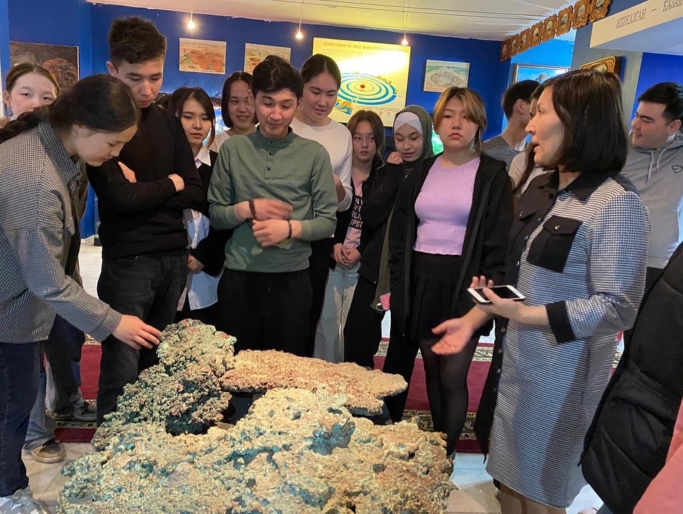Students visited the museum of K.I.Satpayev.
